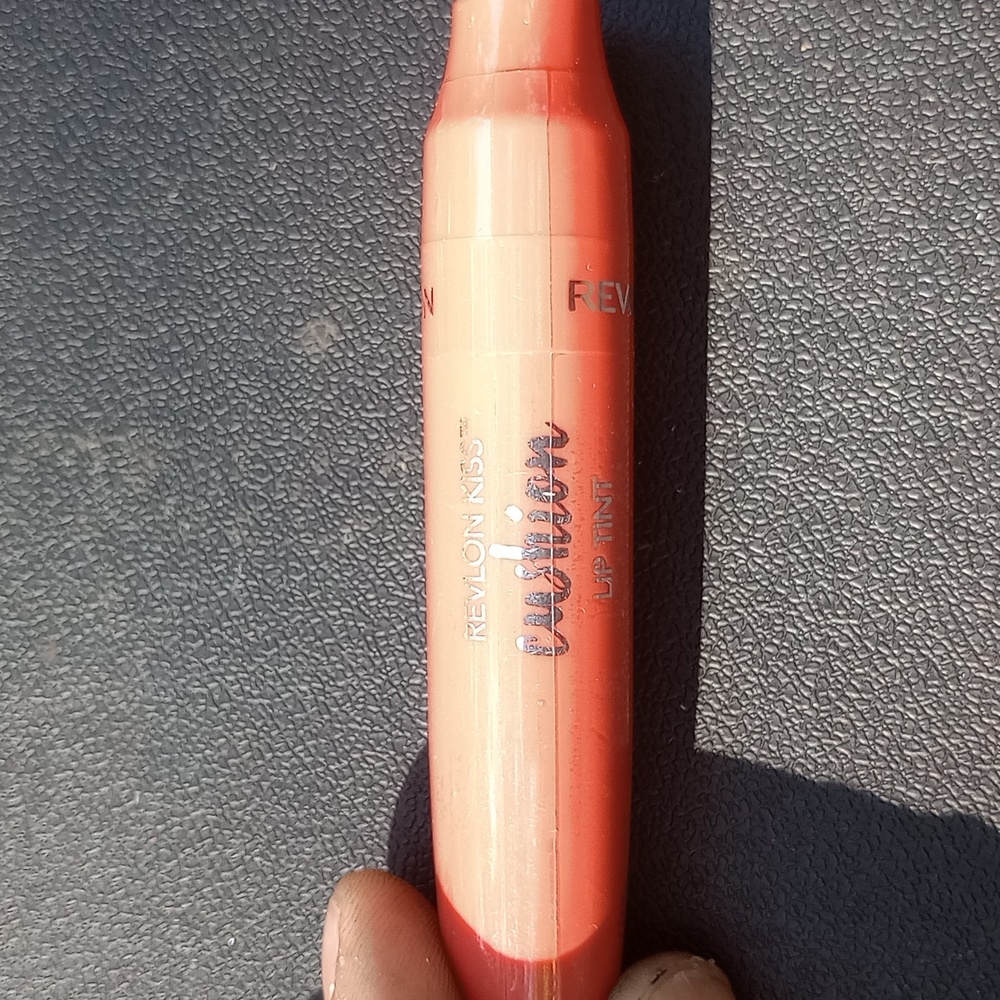 Revlon kiss cushion lip tint
